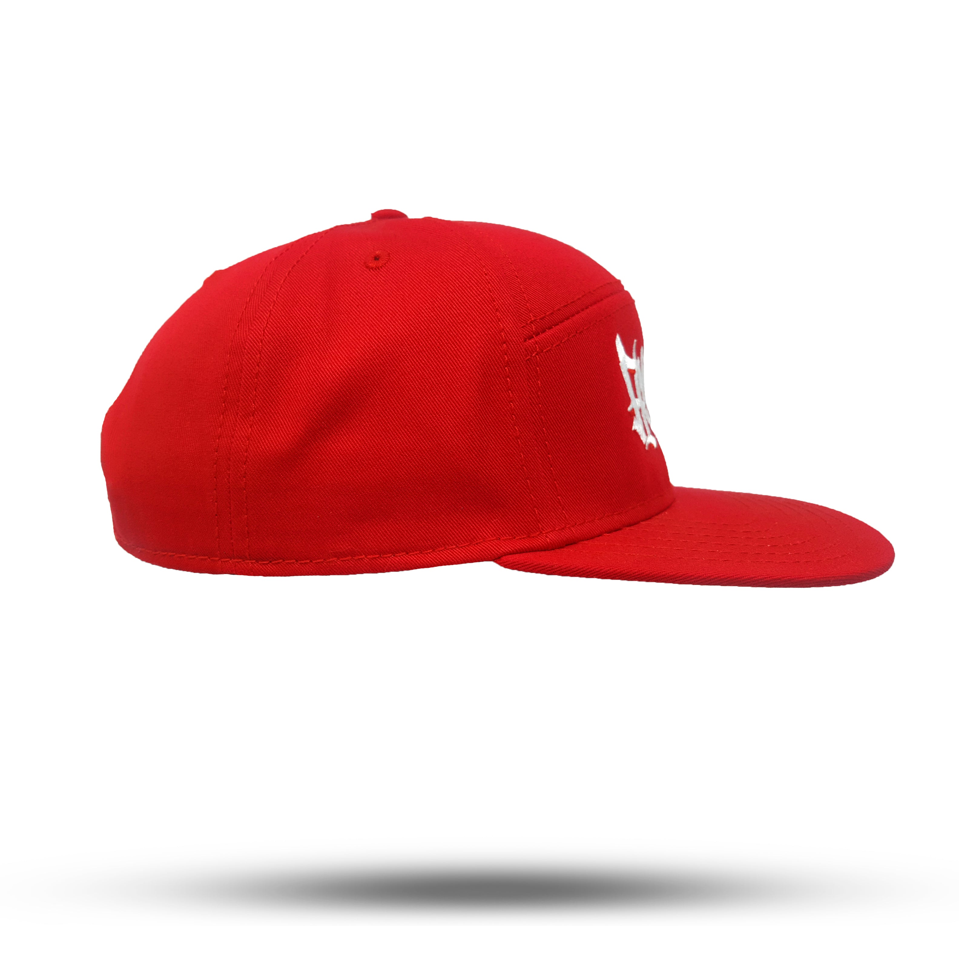 Seitenansicht Snapback Baseball Kappe in Rot mit Frankfurt Handstyle Logo